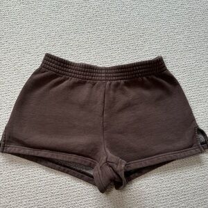 Aritzia TNA Cozy Fleece Mocha XS Sweatshorts- 2 Inch Inseam
